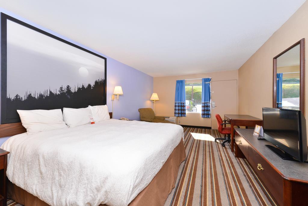 Super 8 By Wyndham Caryville Tn Bilik gambar